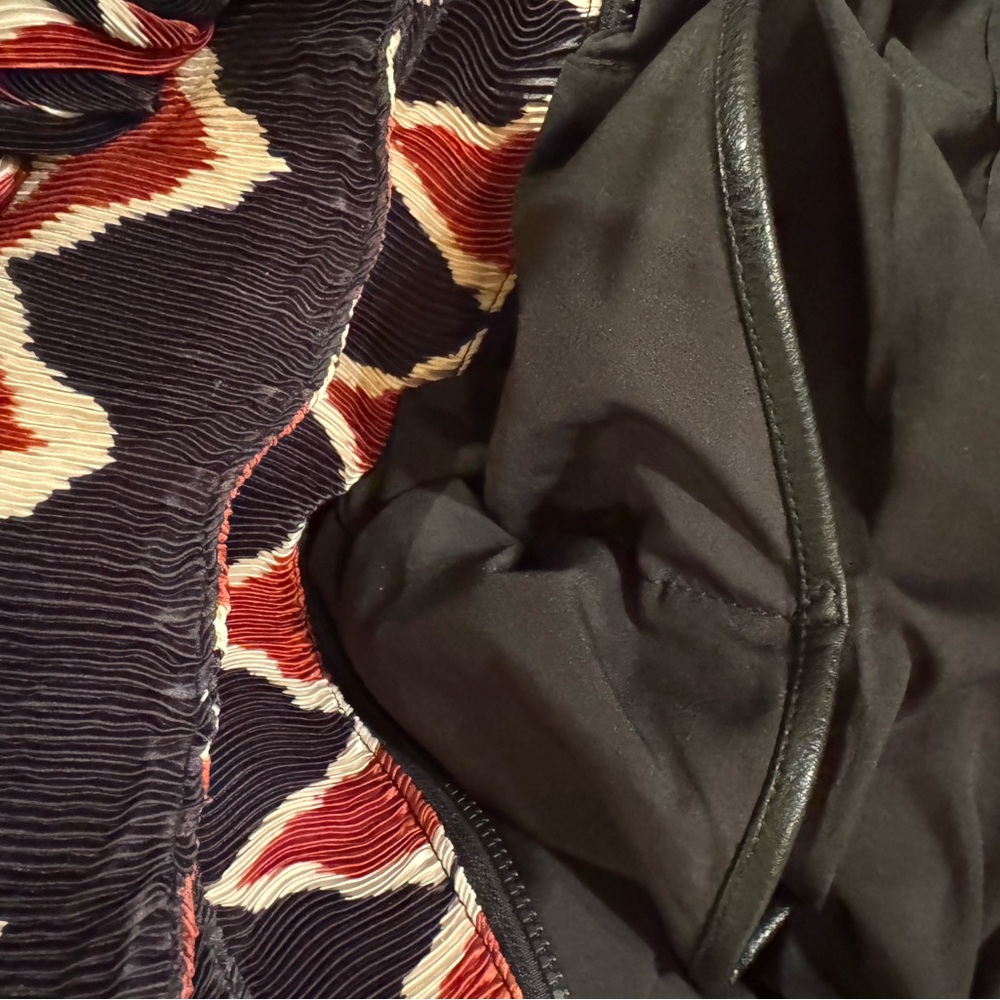 Desigual pleated bag black cream red nwot original owner - Picture 5 of 9